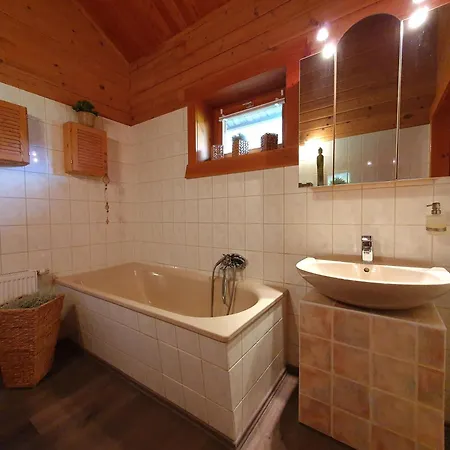 Brockenbauer Apartment *